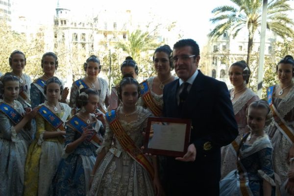 Reconocimiento de la Junta Central Fallera por la dirección de la Entrada de Bandas. Ayuntamiento de Valencia, 22-02-2015